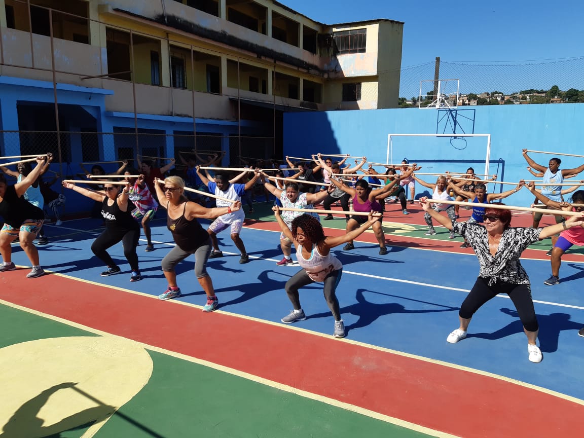 Alongamento, ginastica e circuito funcional